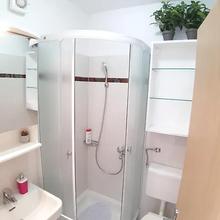 Mg Ravlic Sea View Апартаменты *