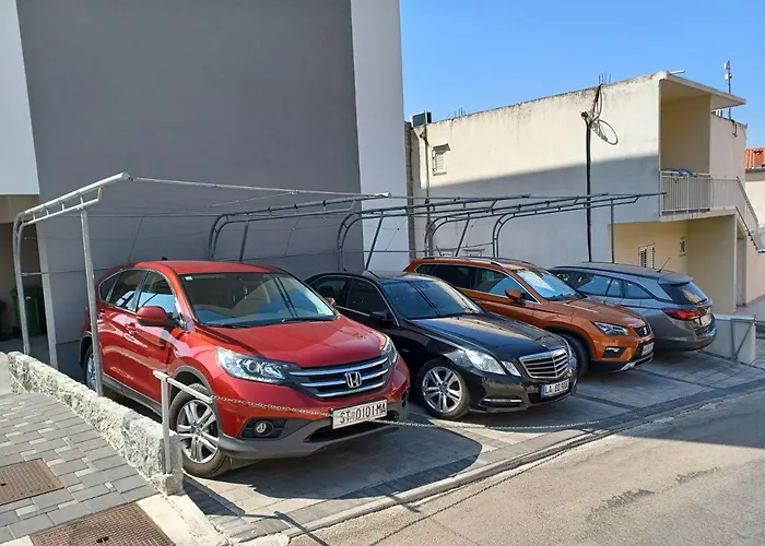 Апартаменти Mg Ravlic Sea View *