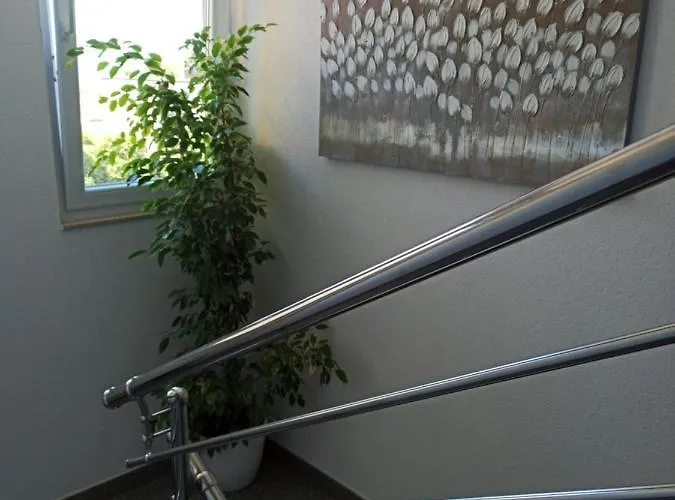 Mg Ravlic Sea View * Макарська