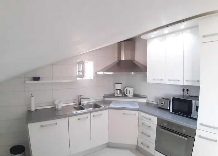 Mg Ravlic Sea View Макарська